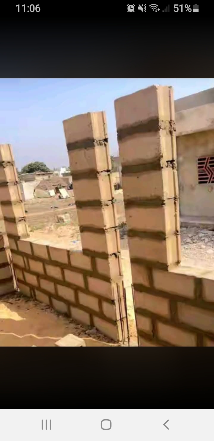 Construction mason bricklayer
